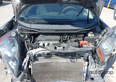 2010 Honda Fit z USA, uszkodzony, nr VIN JHMGE8H21AS019178